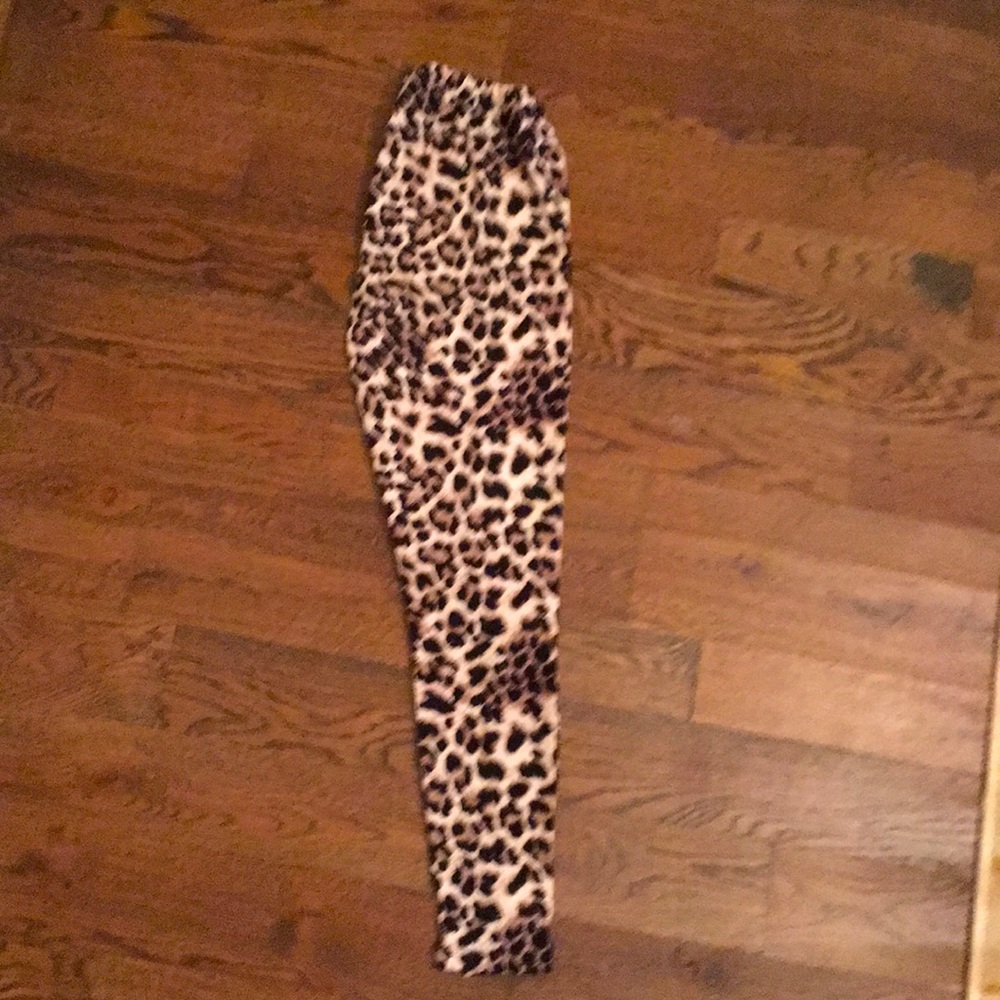 Cheetah print leggings